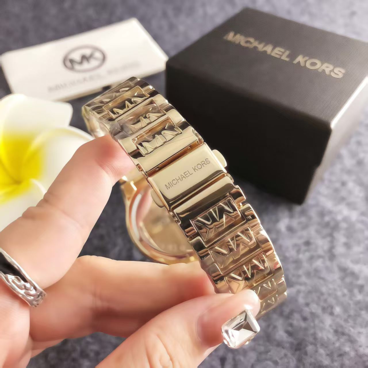 Michael Kors Luxury Business W - Luxury Watch Photo 评论和价格